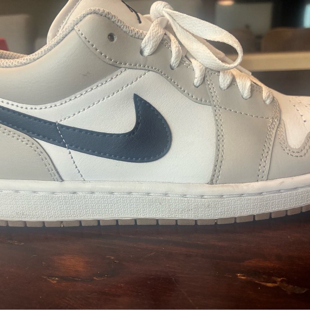 Nike Jordan White and Navy Low-Top Sneakers - Picture 4 of 10